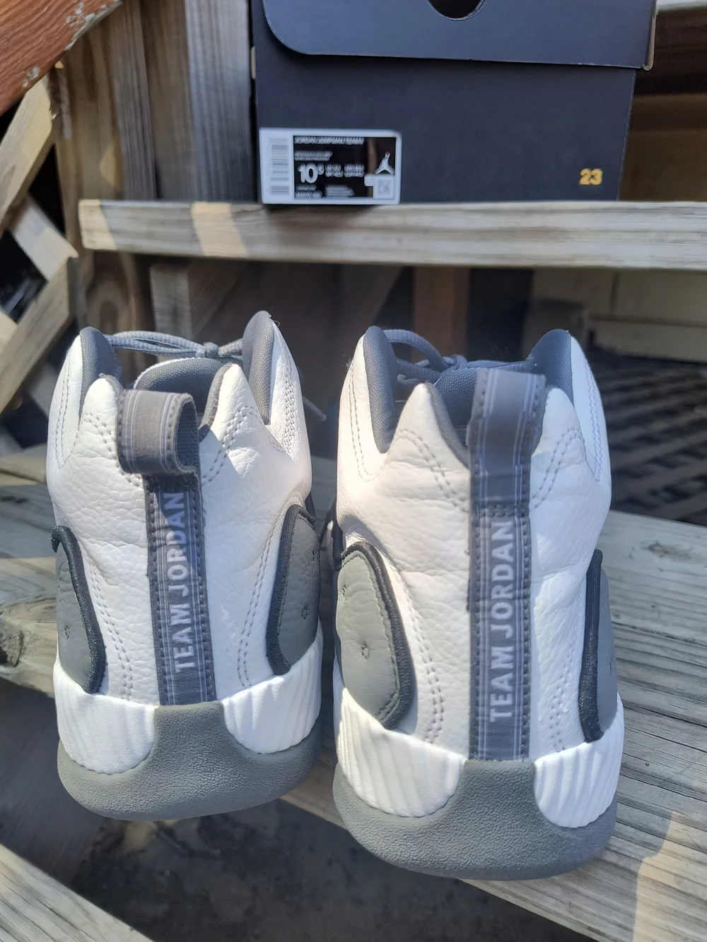 *Like New With box* Jordan Grey and White Mens 10.5